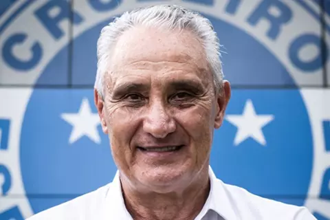 بعد أكثر من عام.. تيتي يعود للتدريب عبر بوابة كروزيرو